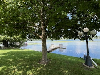 303 Mainsail Drive, Third Lake, IL 60030