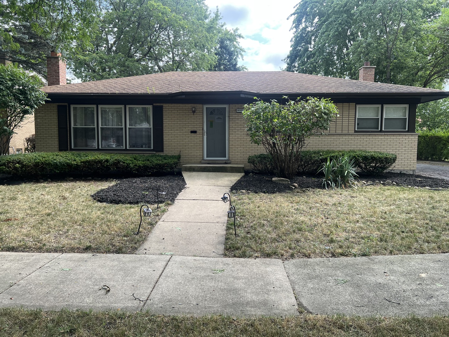 16927 Langley Avenue, South Holland, IL 60473