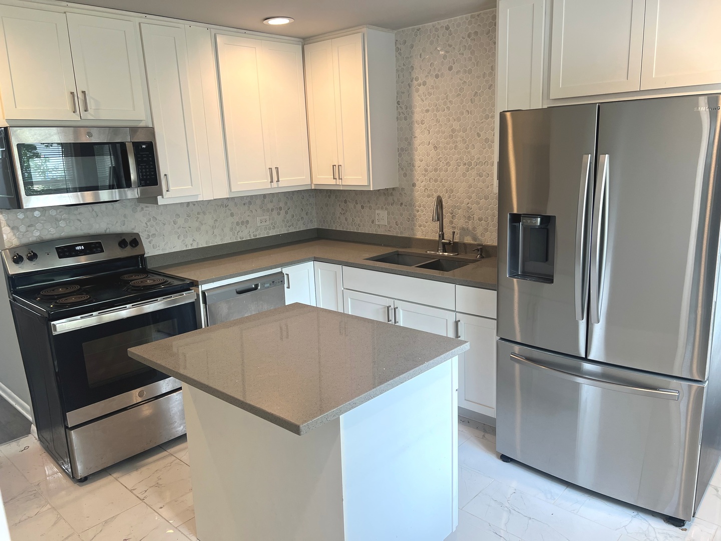 16927 Langley Avenue, South Holland, IL 60473