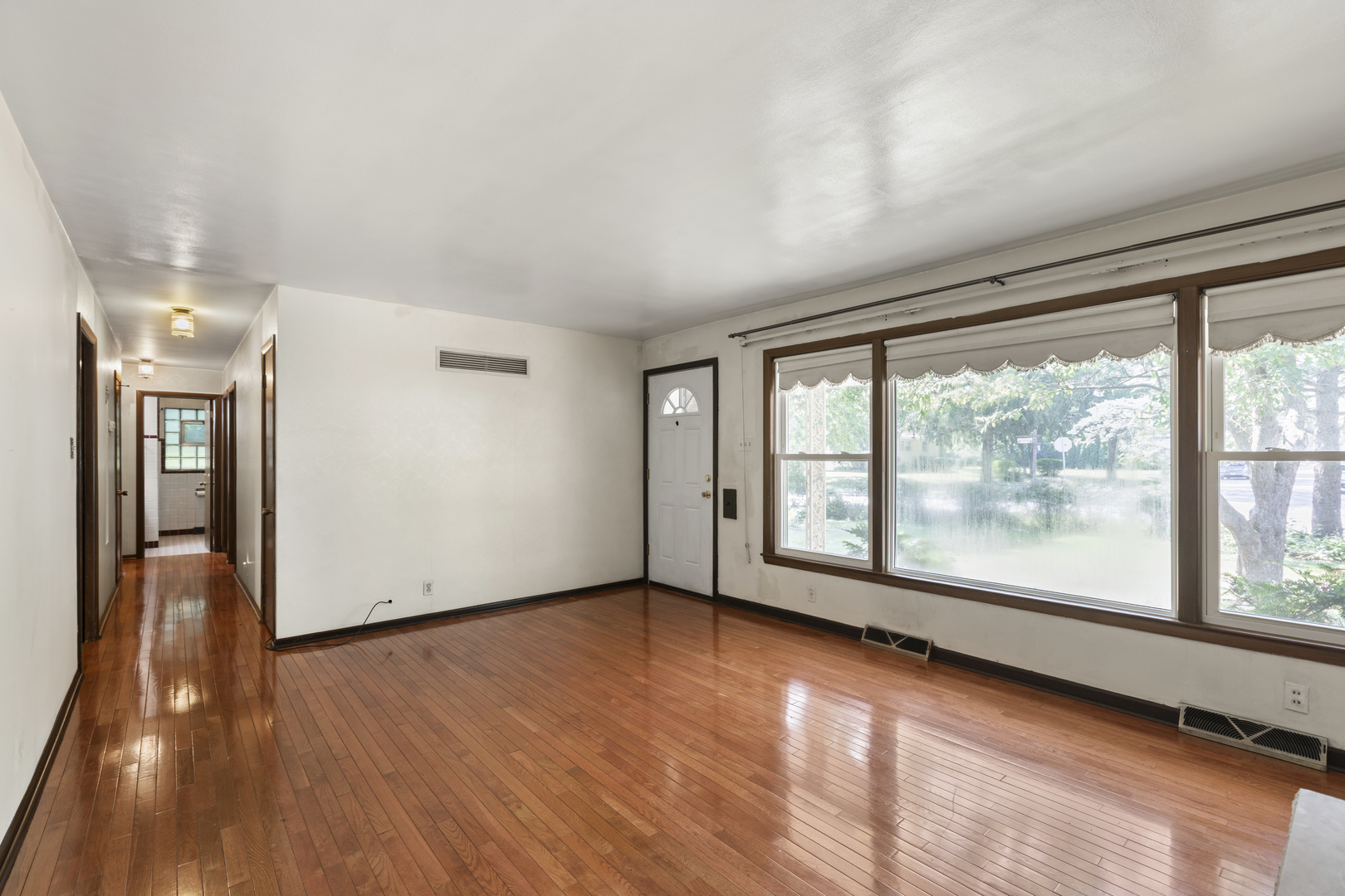 381 W Exchange Street, Crete, IL 60417