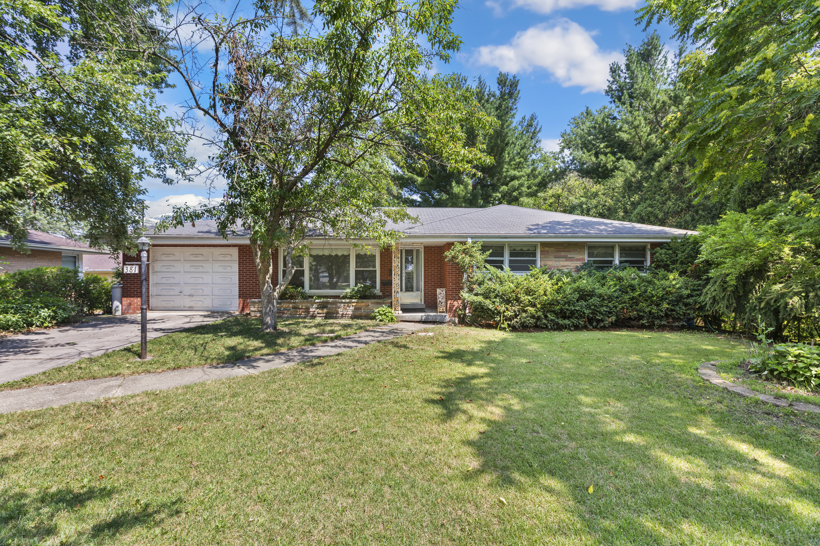 381 W Exchange Street, Crete, IL 60417