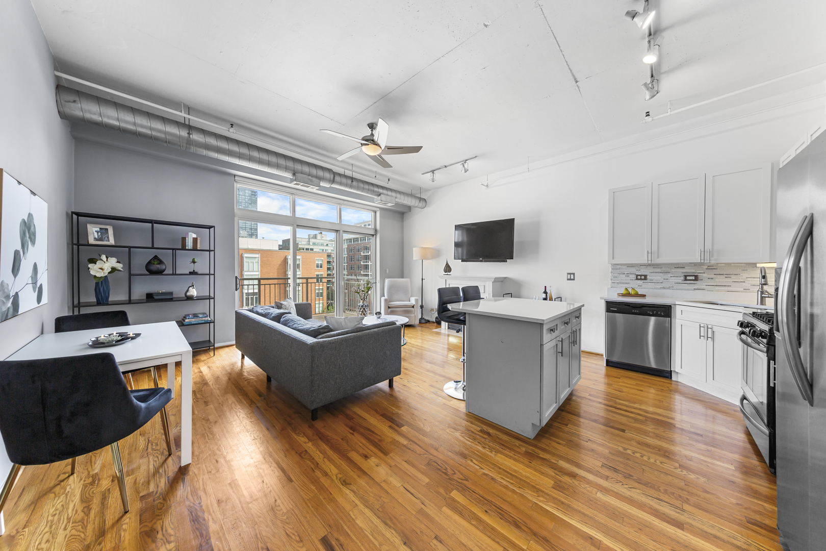 950 W MONROE Street #616, Chicago, IL 60607