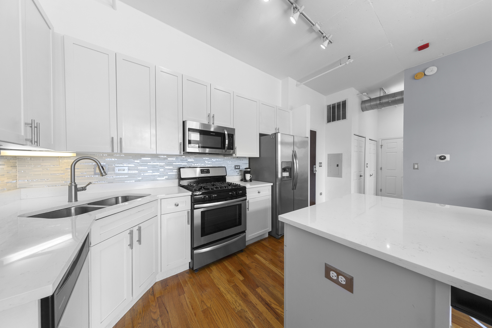 950 W MONROE Street #616, Chicago, IL 60607