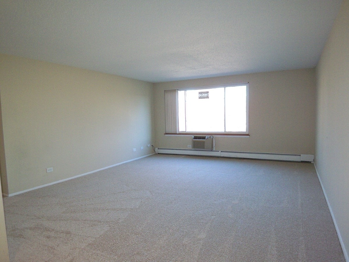 1227 S Old Wilke Road #306, Arlington Heights, IL 60005