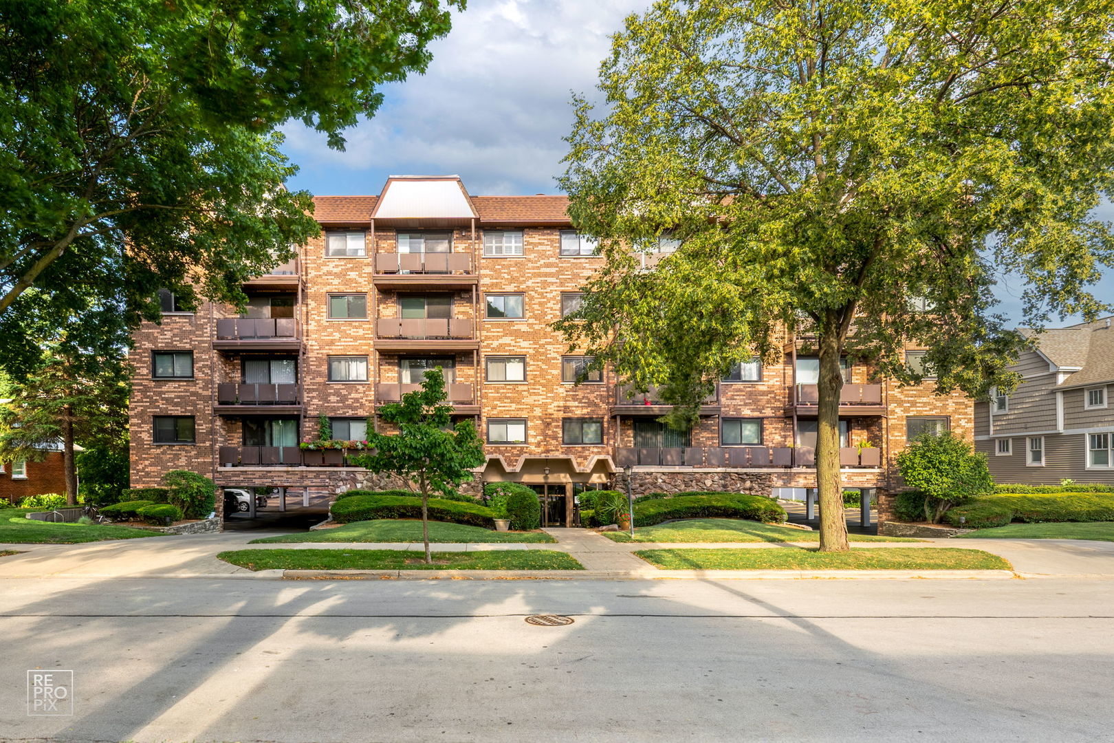 121 S Vail Avenue #504, Arlington Heights, IL 60005