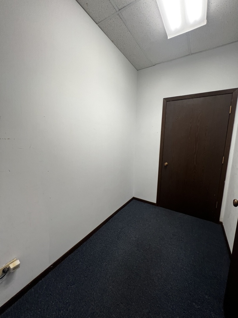 9944 S ROBERTS Road #107, Palos Hills, IL 60465