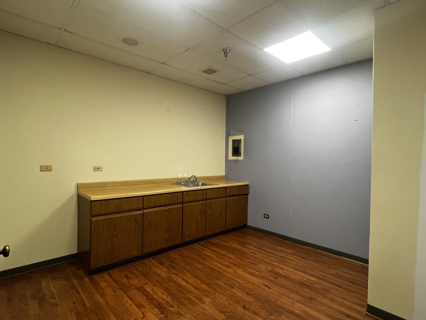9944 S ROBERTS Road #107, Palos Hills, IL 60465