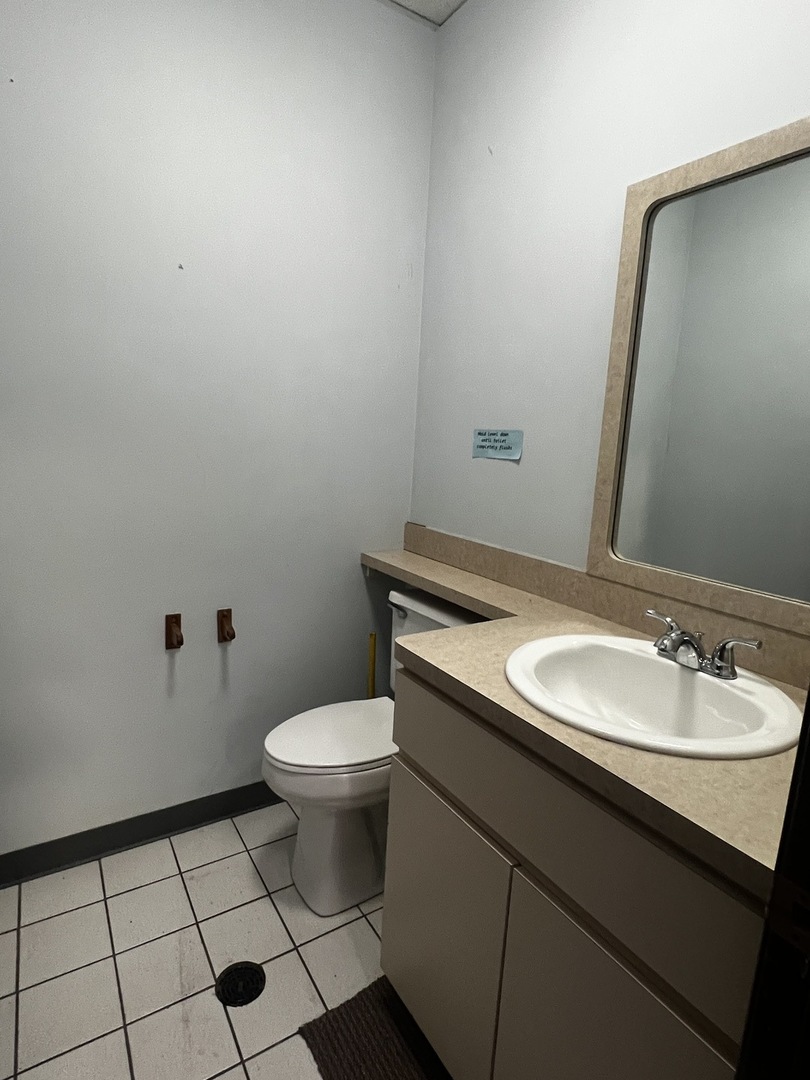 9944 S ROBERTS Road #107, Palos Hills, IL 60465