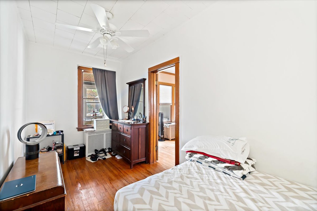 4314 W Henderson Street, Chicago, IL 60641