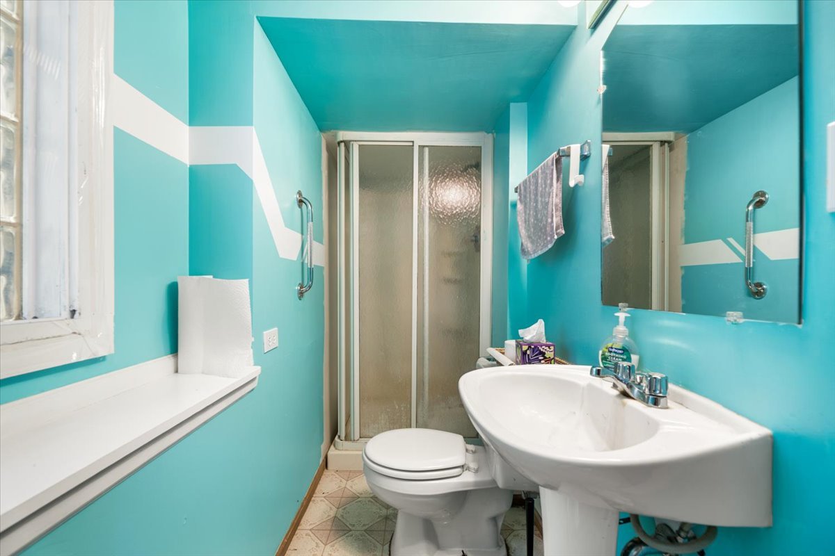 4314 W Henderson Street, Chicago, IL 60641