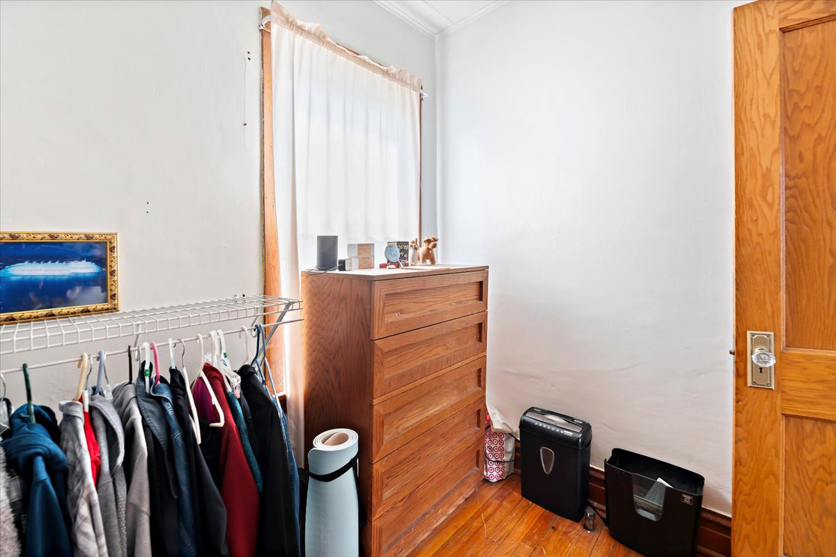 4314 W Henderson Street, Chicago, IL 60641