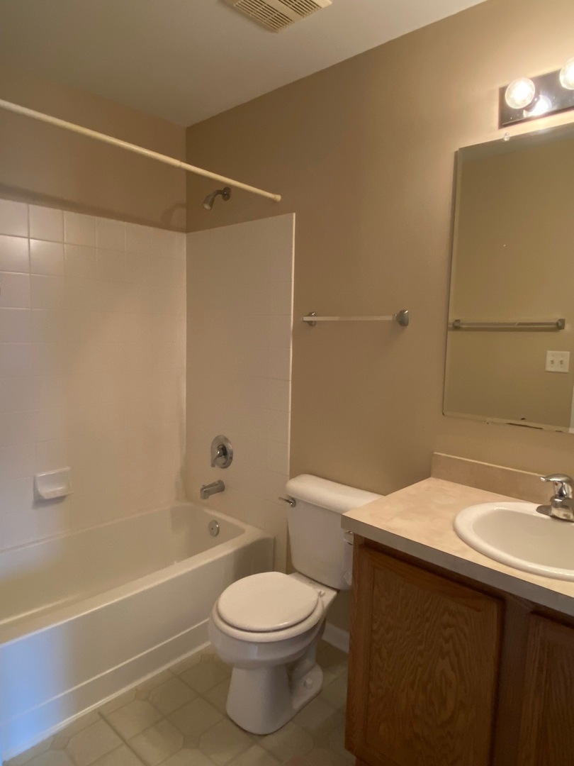 2297 GEORGETOWN Circle #2297, Aurora, IL 60503