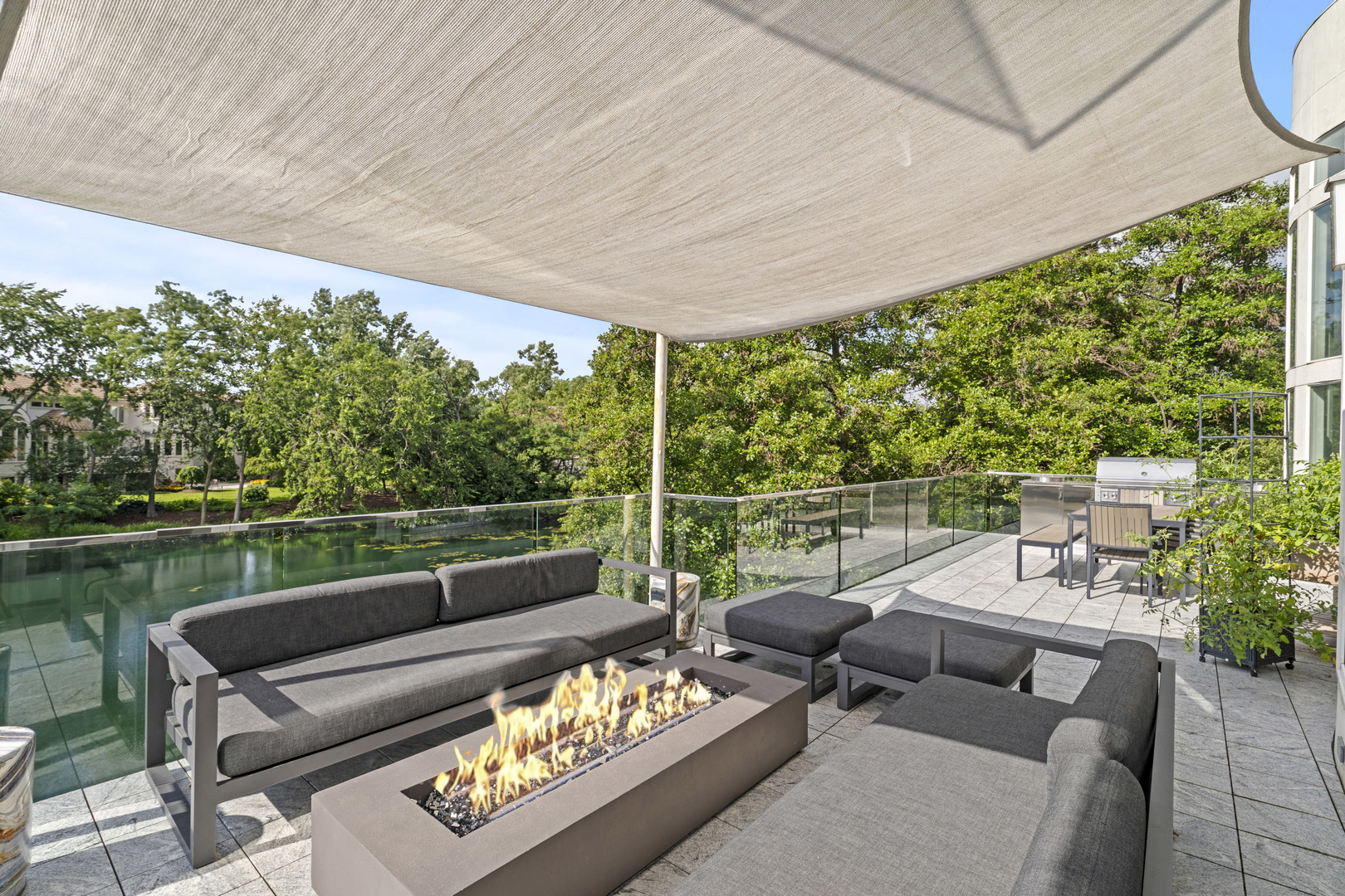 920 Saint Stephen's Green, Oak Brook, IL 60523