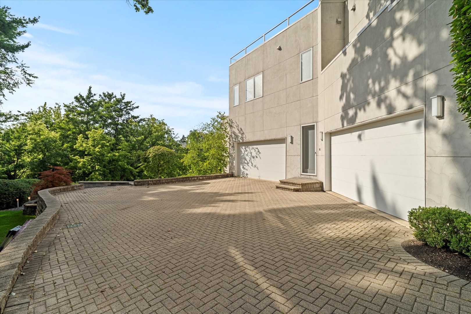 920 Saint Stephen's Green, Oak Brook, IL 60523