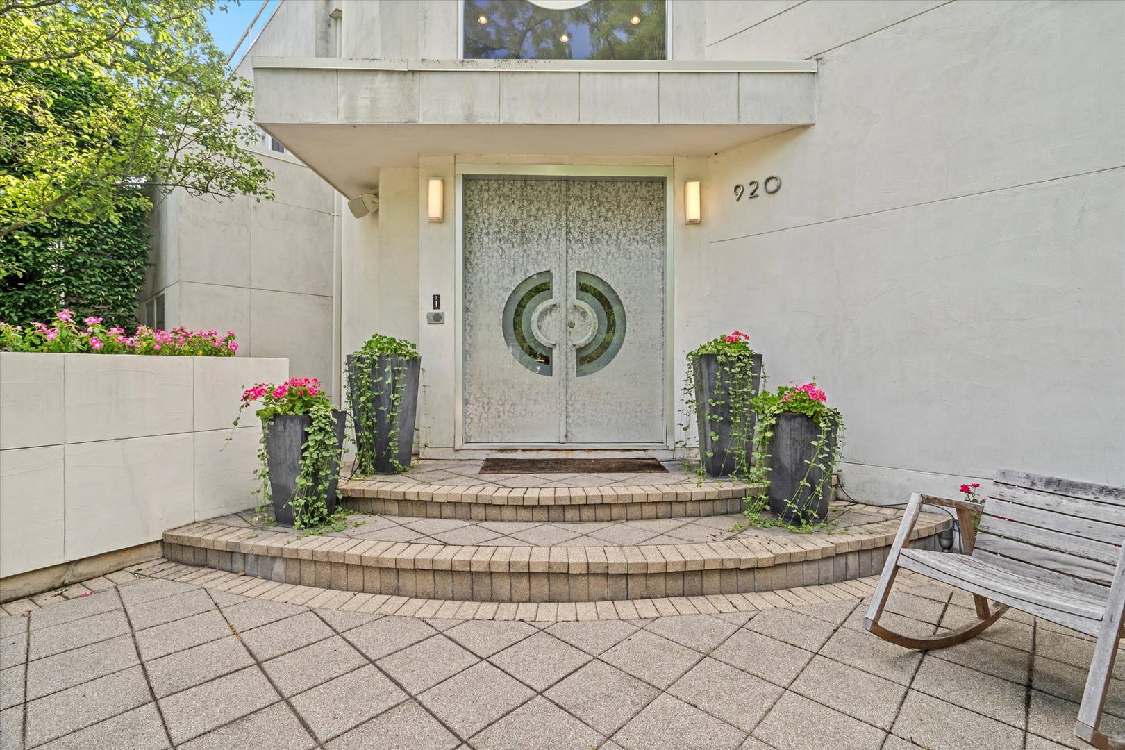 920 Saint Stephen's Green, Oak Brook, IL 60523