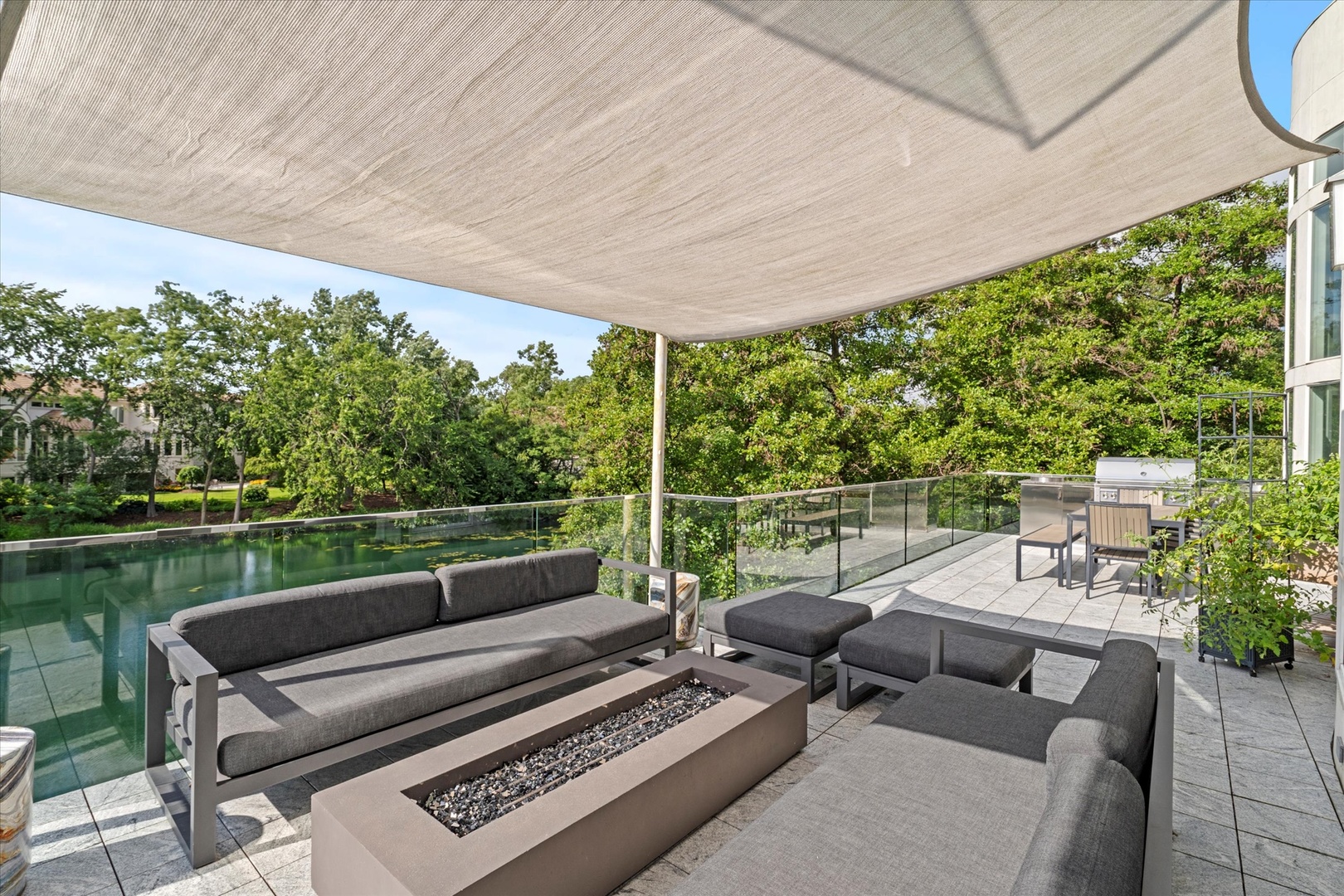 920 Saint Stephen's Green, Oak Brook, IL 60523