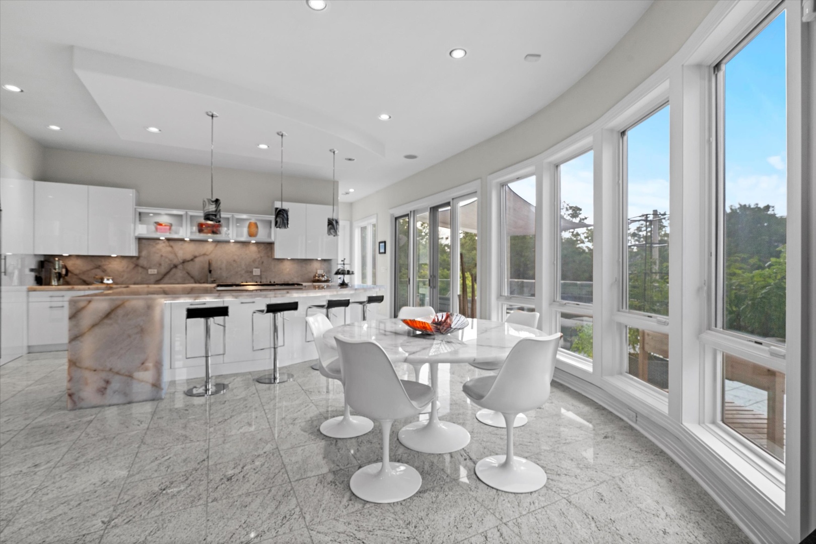 920 Saint Stephen's Green, Oak Brook, IL 60523