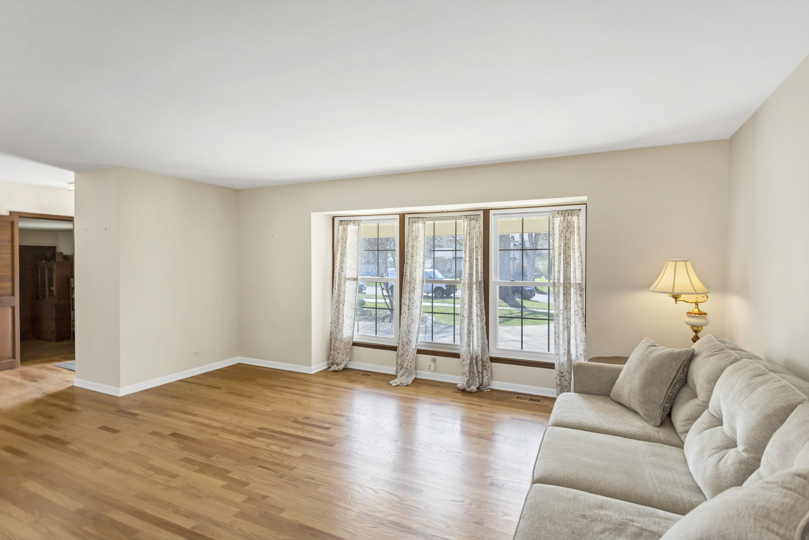 915 N Saratoga Drive, Palatine, IL 60074