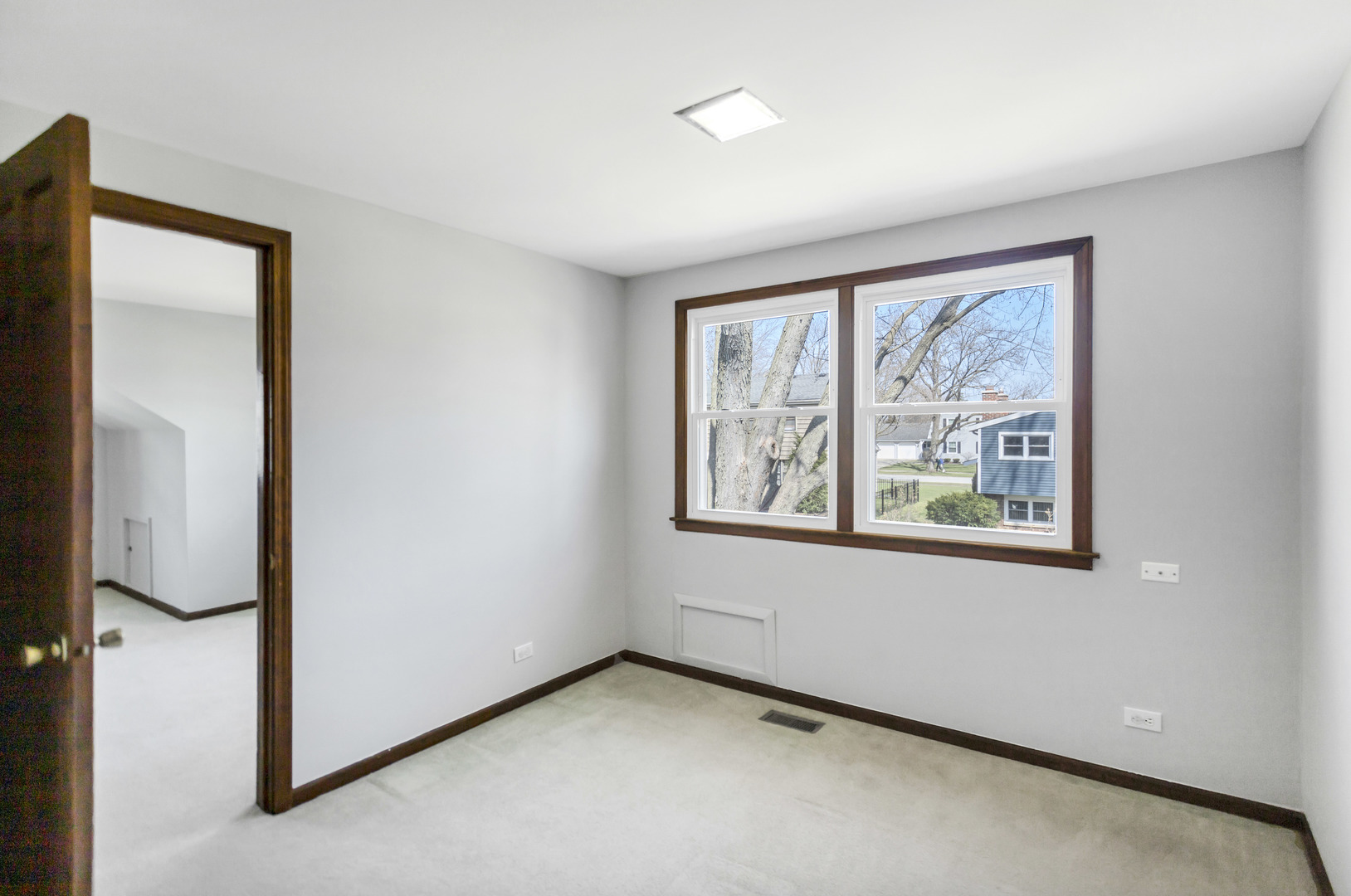 915 N Saratoga Drive, Palatine, IL 60074