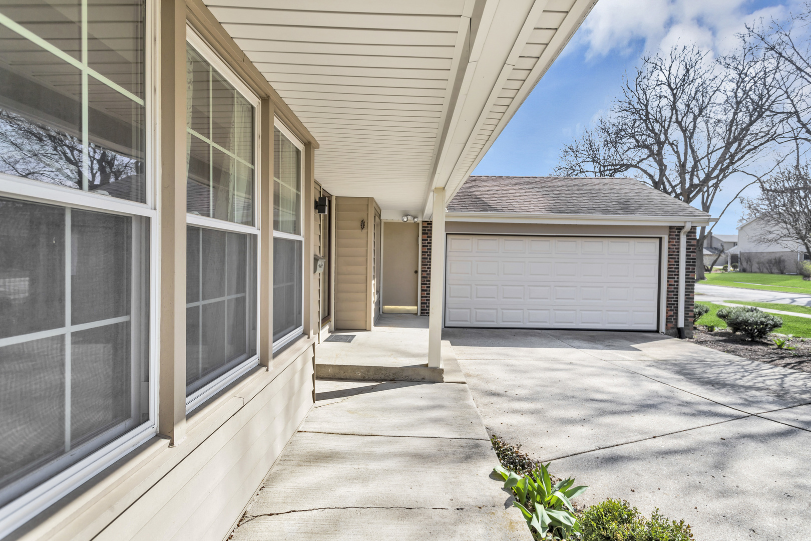 915 N Saratoga Drive, Palatine, IL 60074