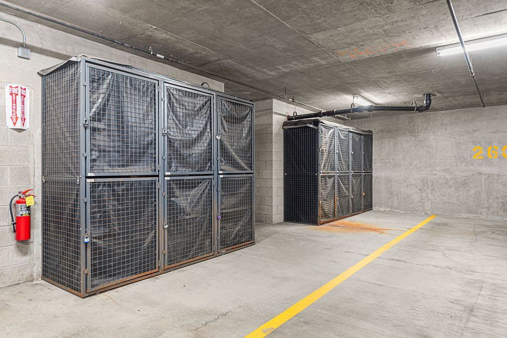 1122 W Catalpa Avenue #703, Chicago, IL 60640