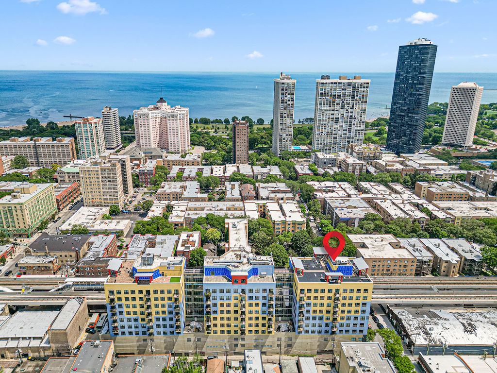 1122 W Catalpa Avenue #703, Chicago, IL 60640