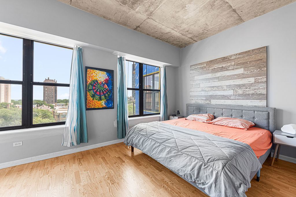 1122 W Catalpa Avenue #703, Chicago, IL 60640