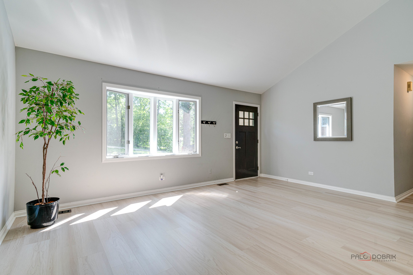 26829 N Circle Drive, Mundelein, IL 60060