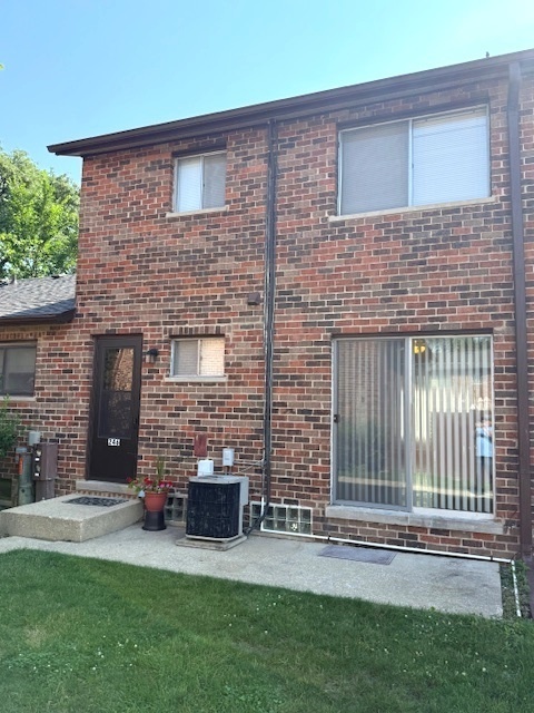 1S246 Stratford Lane, Villa Park, IL 60181