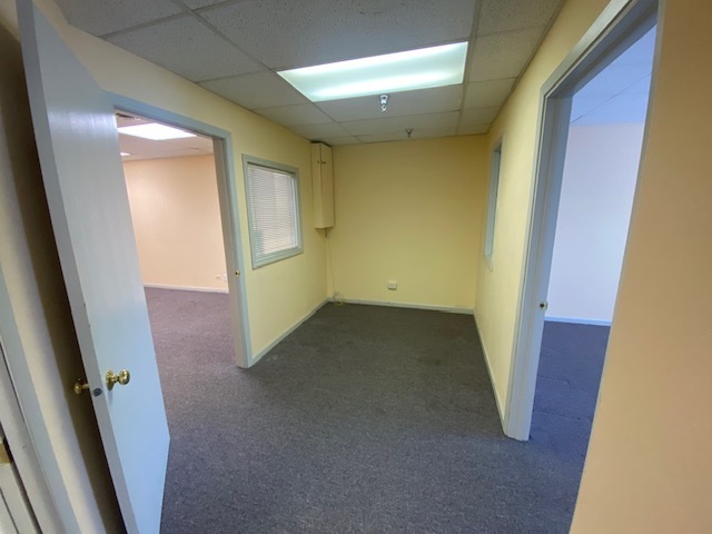 9944 S ROBERTS Road #205, Palos Hills, IL 60465