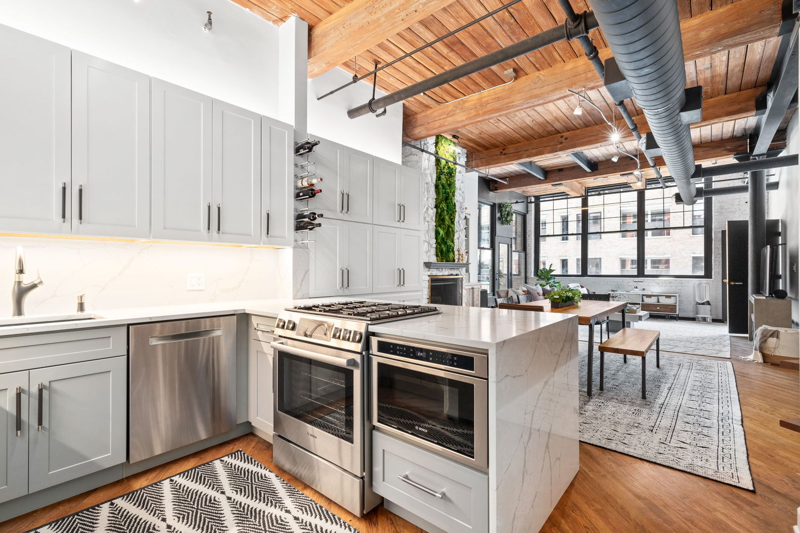 1000 W Washington Boulevard #226, Chicago, IL 60607