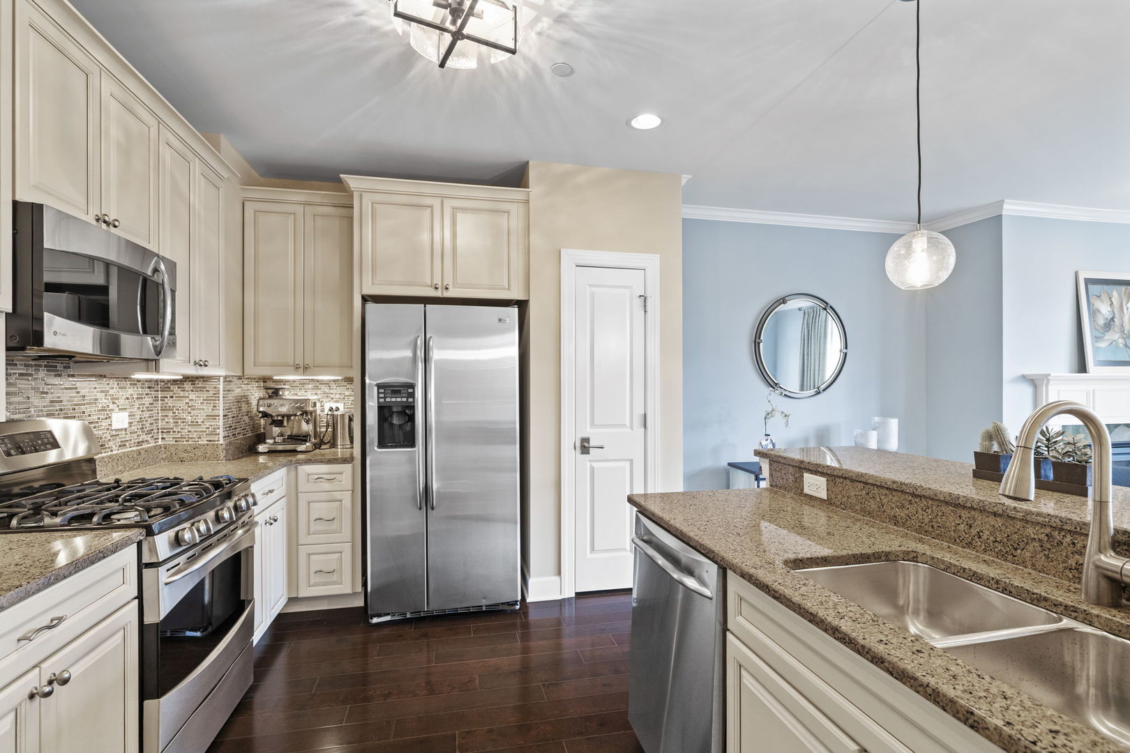 8 E Kennedy Avenue #206, Hinsdale, IL 60521