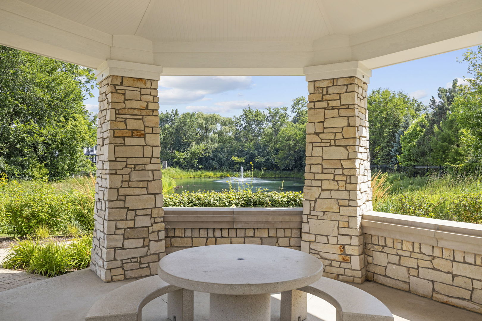 8 E Kennedy Avenue #206, Hinsdale, IL 60521
