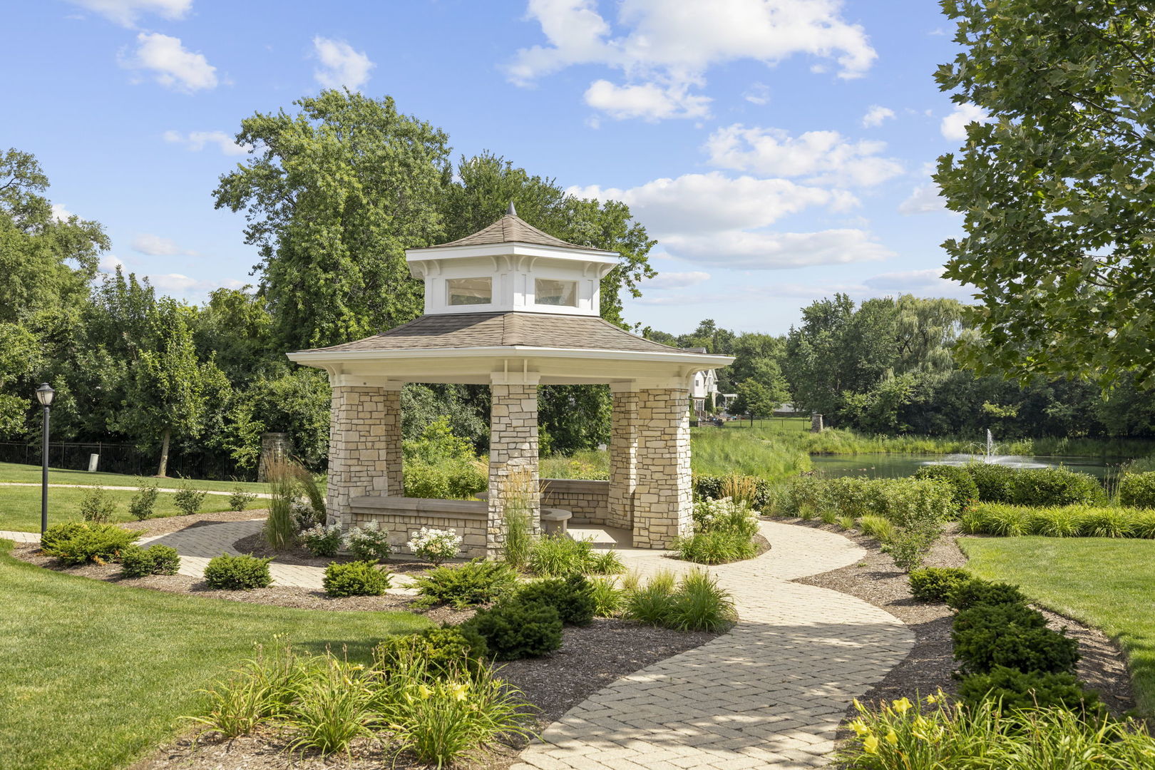 8 E Kennedy Avenue #206, Hinsdale, IL 60521