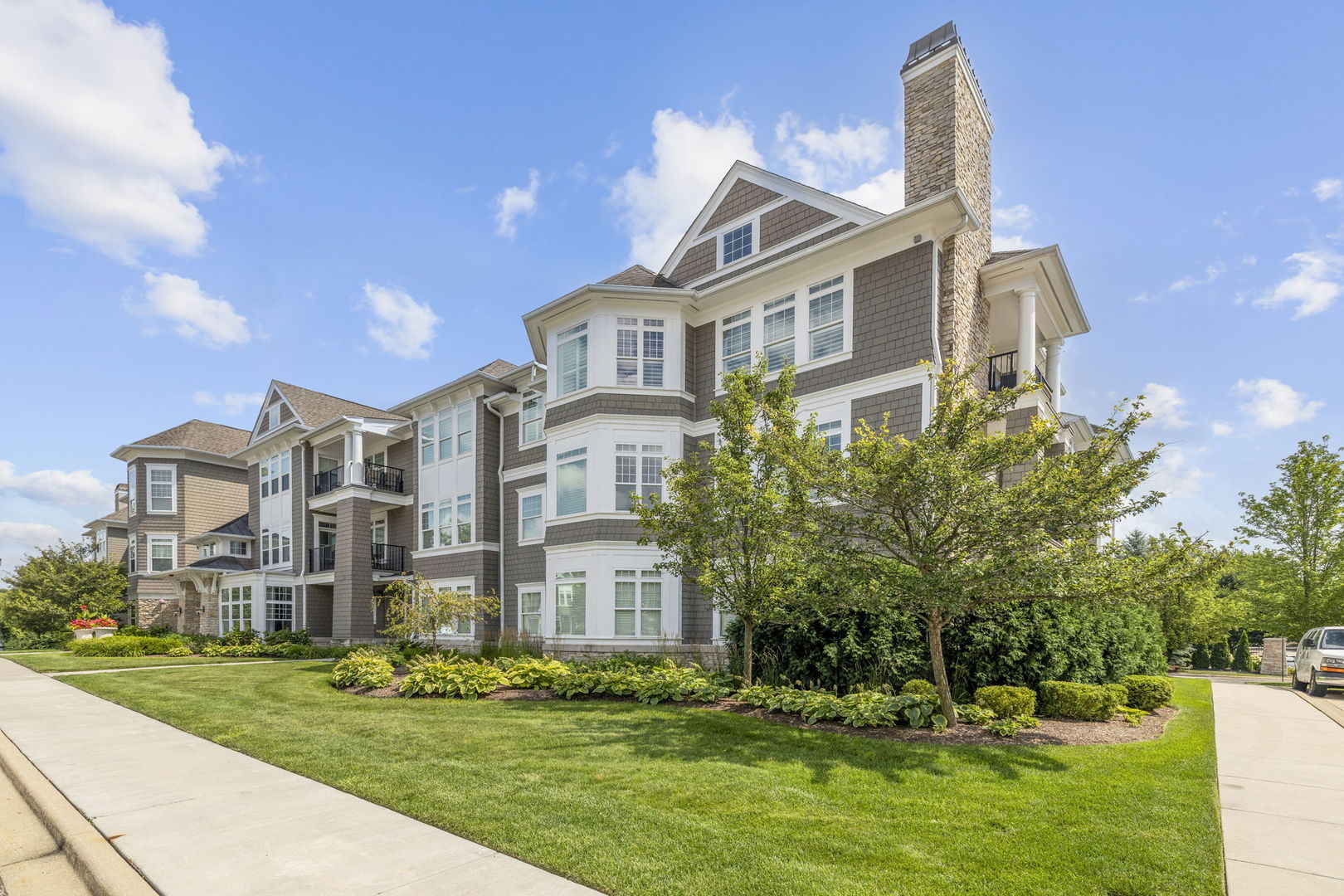 8 E Kennedy Avenue #206, Hinsdale, IL 60521