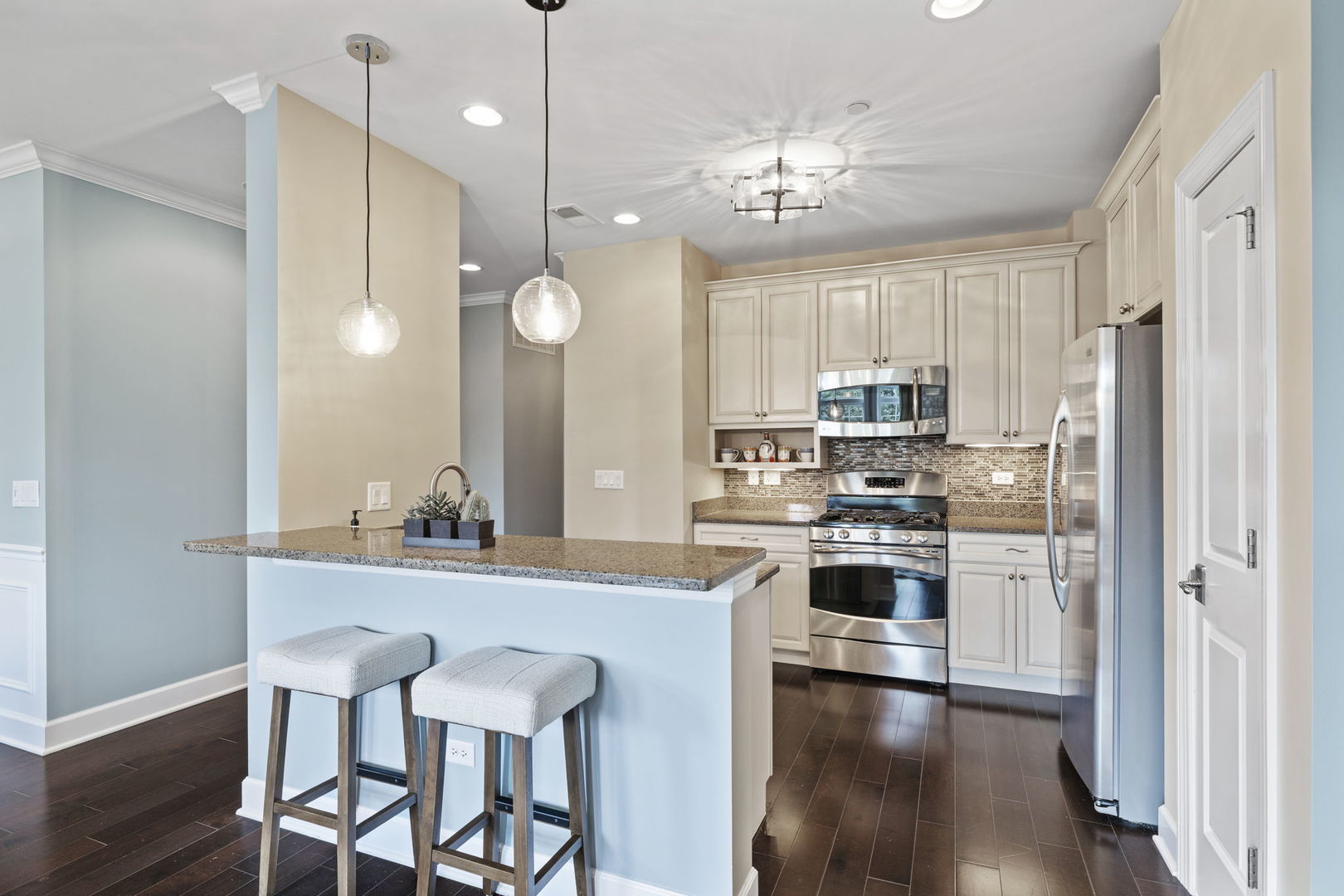 8 E Kennedy Avenue #206, Hinsdale, IL 60521
