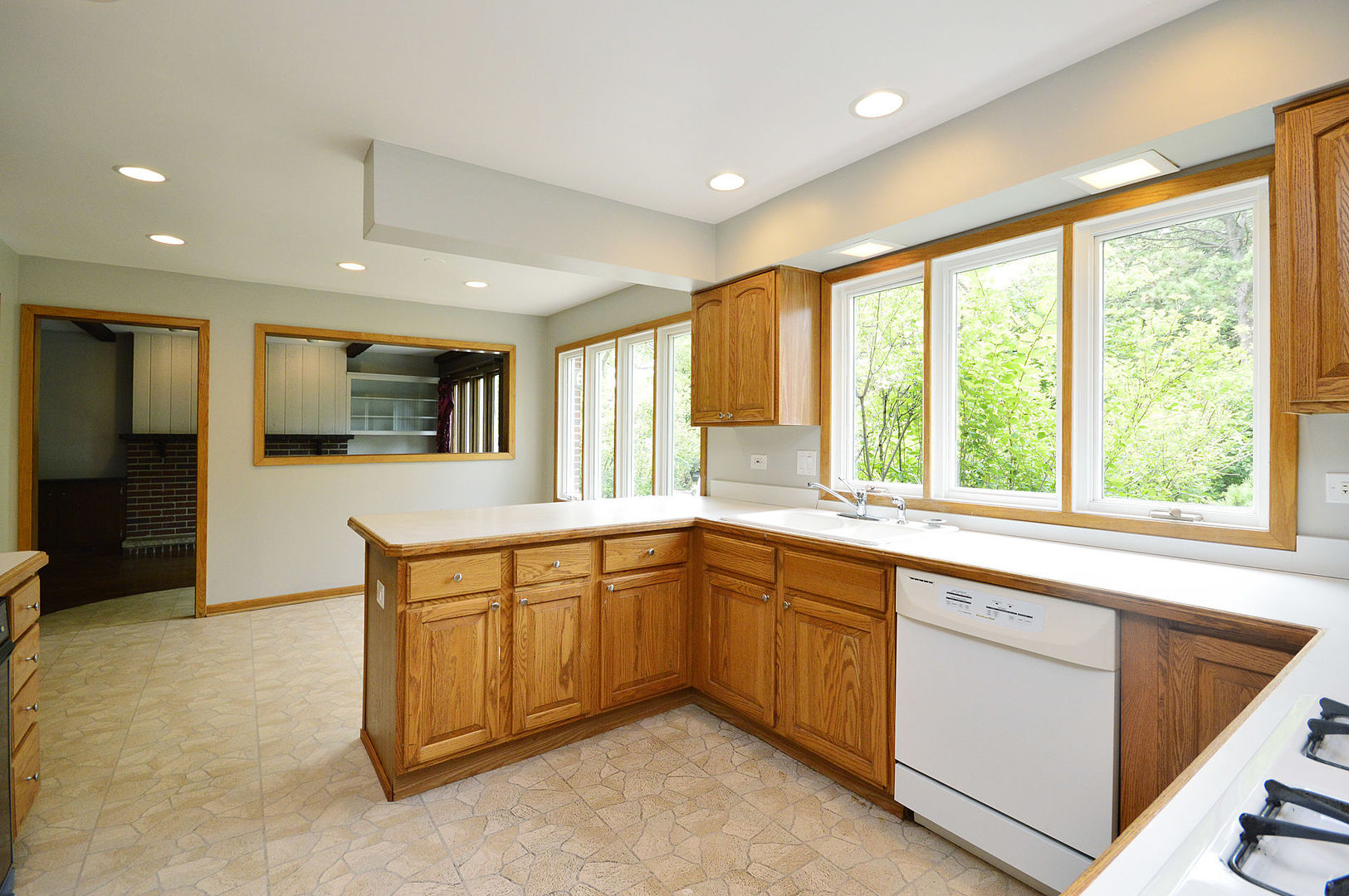2025 Milton Avenue, Park Ridge, IL 60068