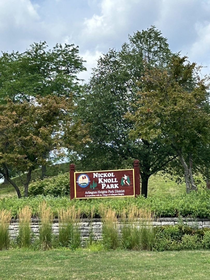 952 W Happfield Drive #2828, Arlington Heights, IL 60004