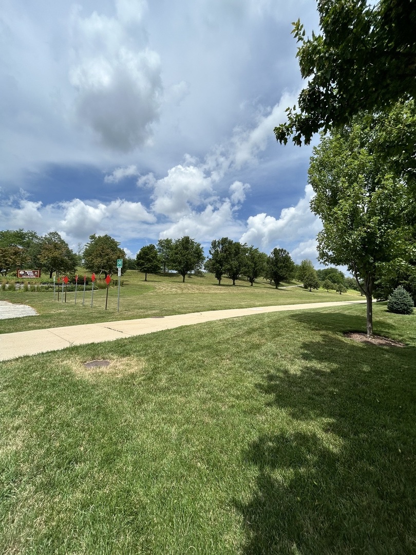 952 W Happfield Drive #2828, Arlington Heights, IL 60004