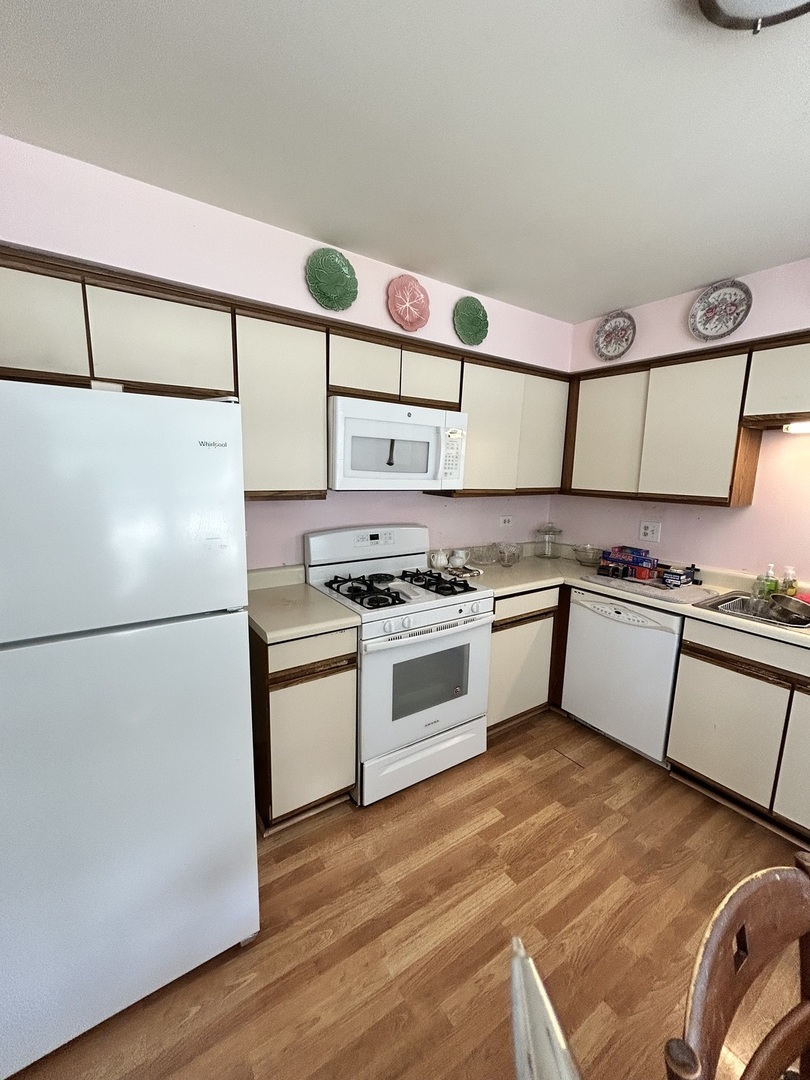 952 W Happfield Drive #2828, Arlington Heights, IL 60004