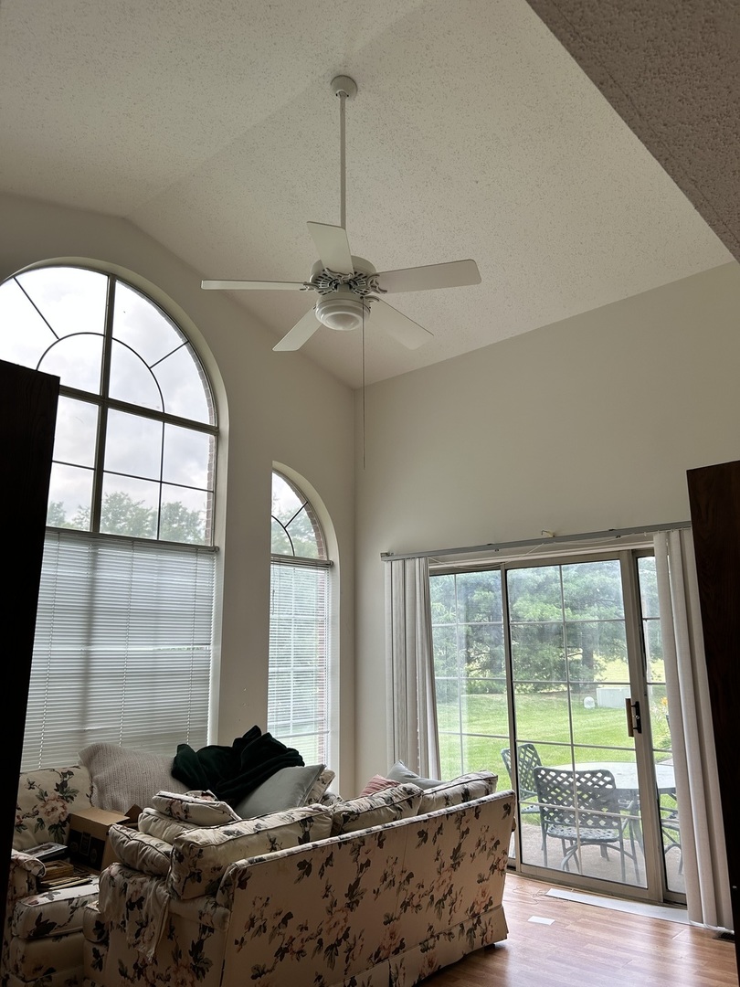 952 W Happfield Drive #2828, Arlington Heights, IL 60004