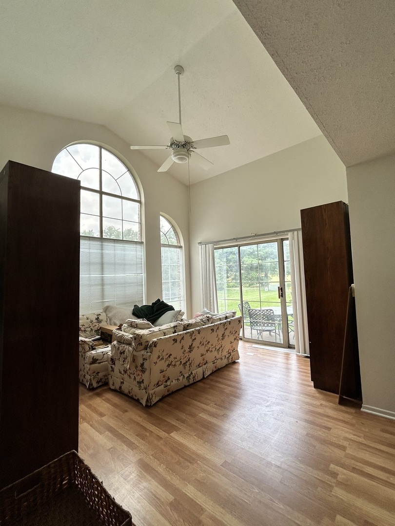 952 W Happfield Drive #2828, Arlington Heights, IL 60004