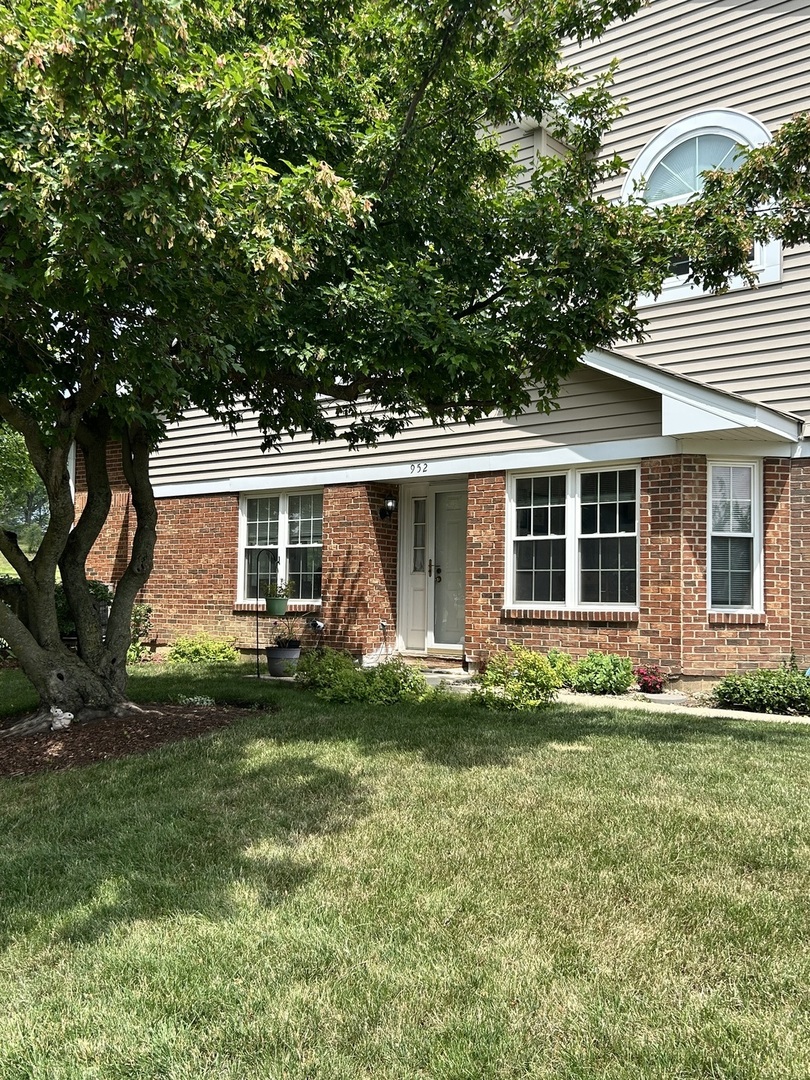 952 W Happfield Drive #2828, Arlington Heights, IL 60004