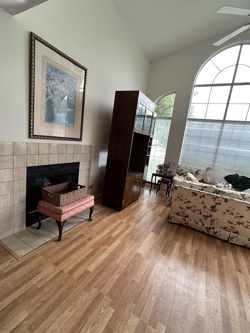 952 W Happfield Drive #2828, Arlington Heights, IL 60004