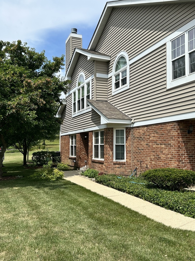 952 W Happfield Drive #2828, Arlington Heights, IL 60004