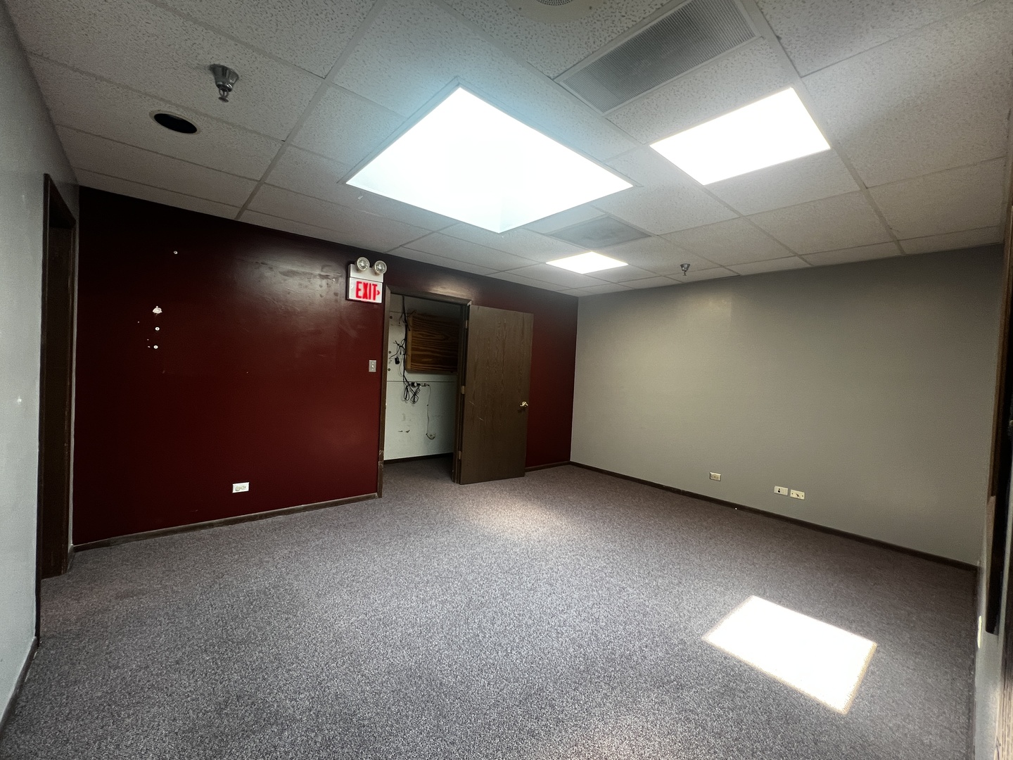 9944 S ROBERTS Road #208, Palos Hills, IL 60465