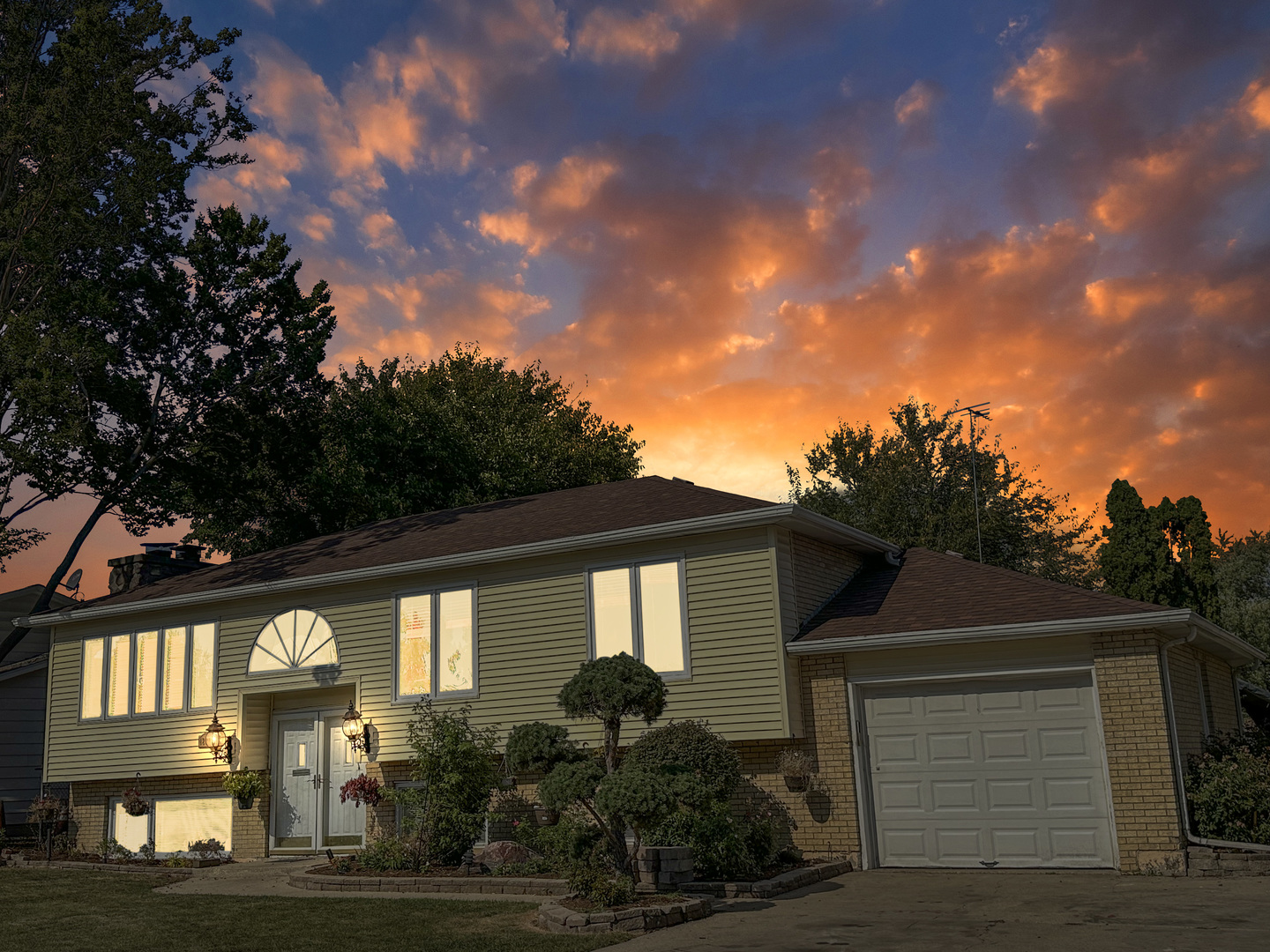 1220 Comet Drive, Aurora, IL 60505