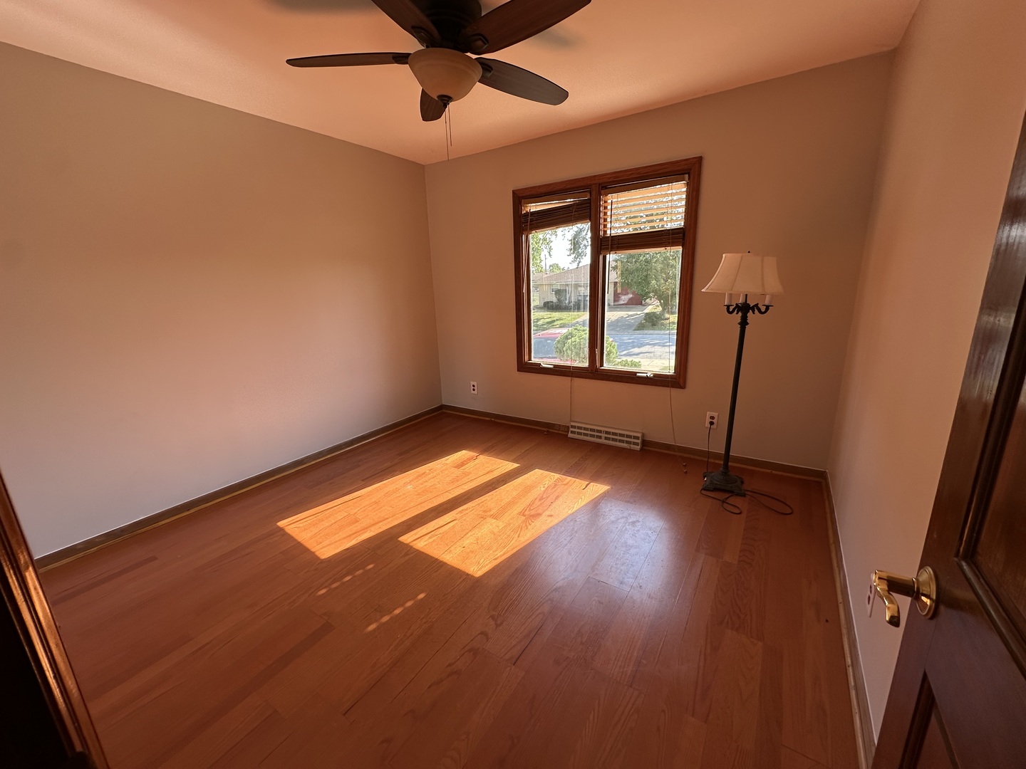 1220 Comet Drive, Aurora, IL 60505