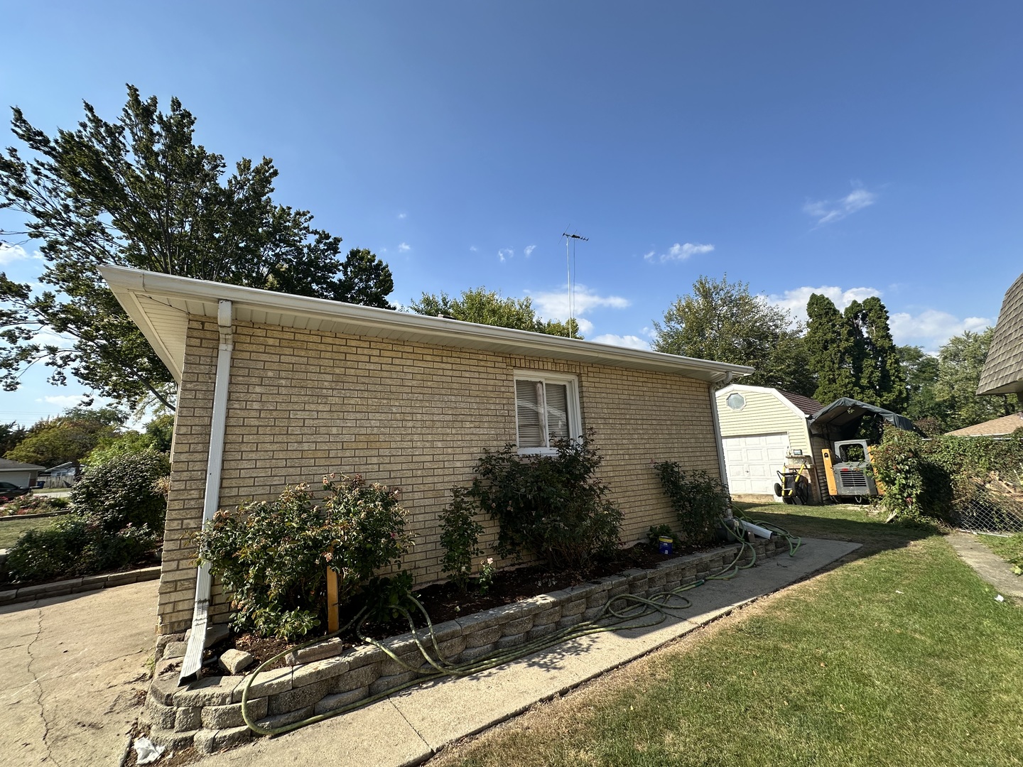 1220 Comet Drive, Aurora, IL 60505
