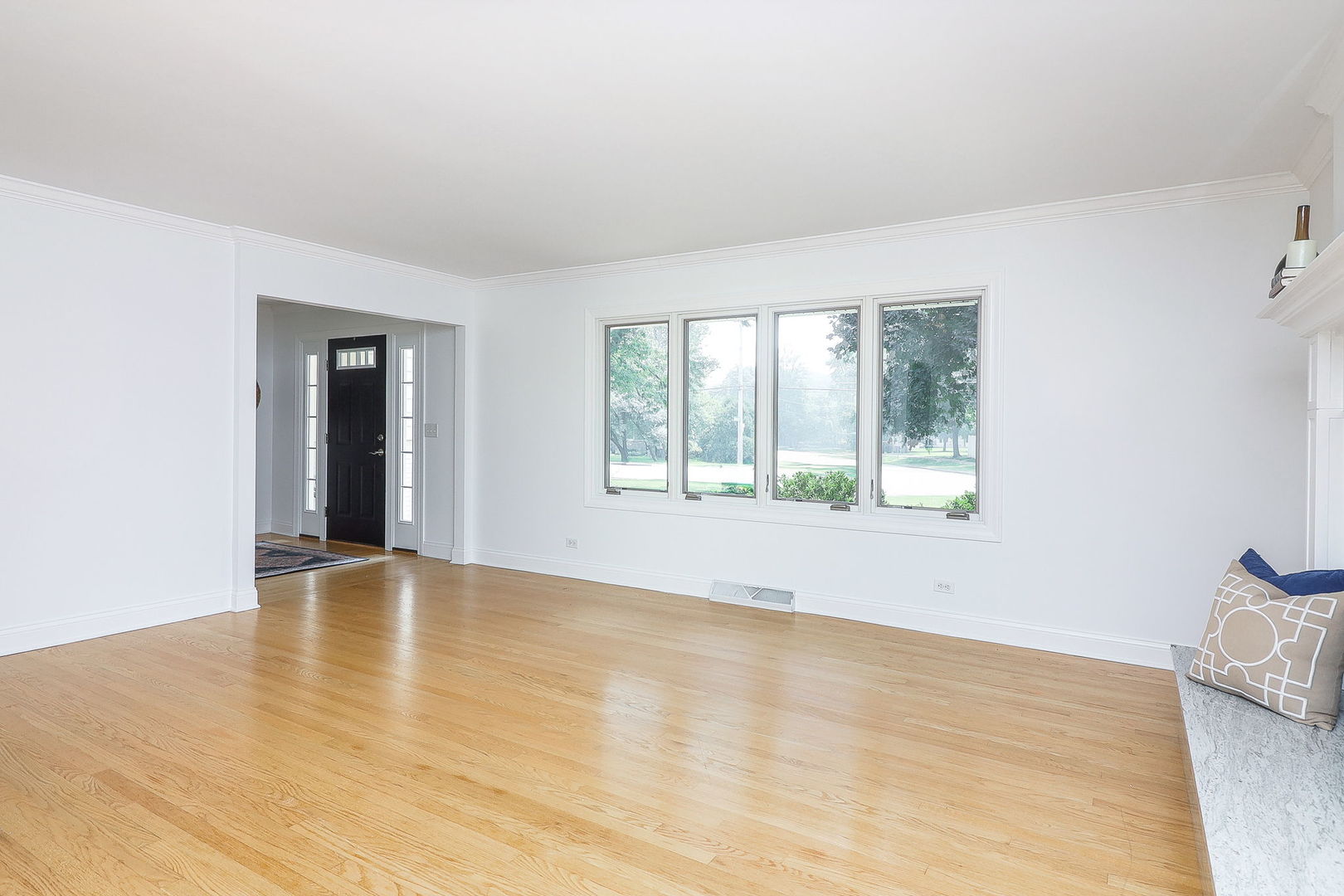 26W554 Jewell Road, Winfield, IL 60190